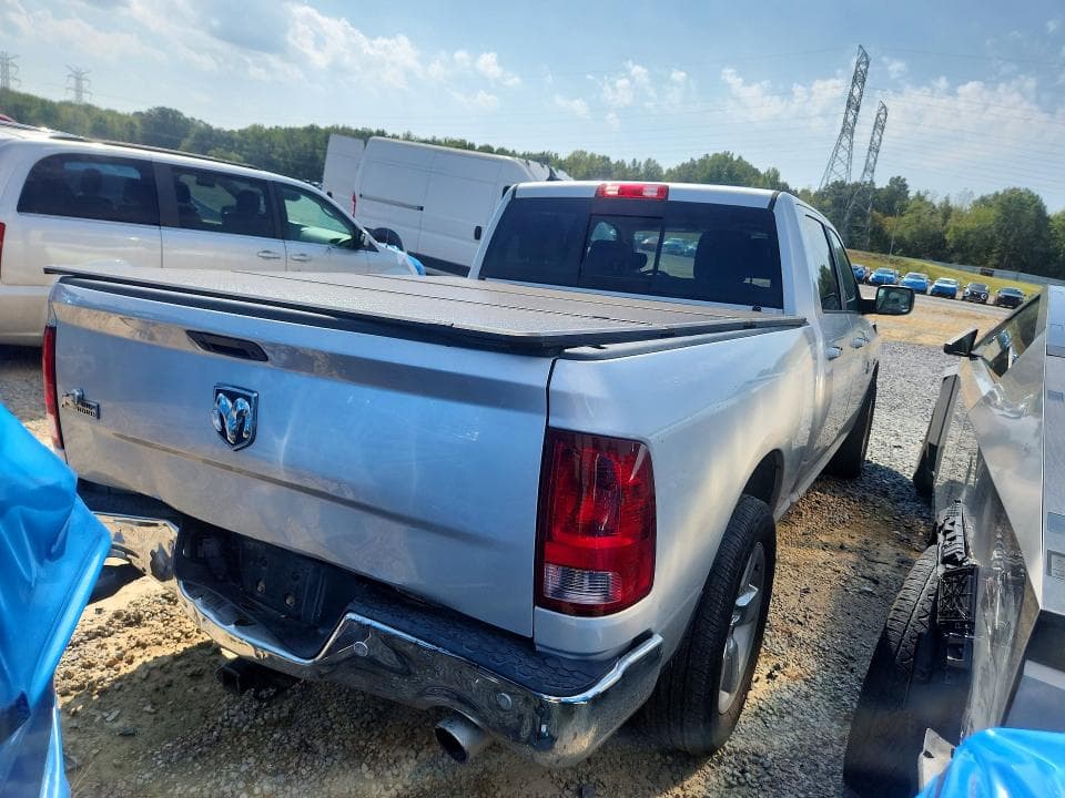 2017 RAM 1500 SLT 3