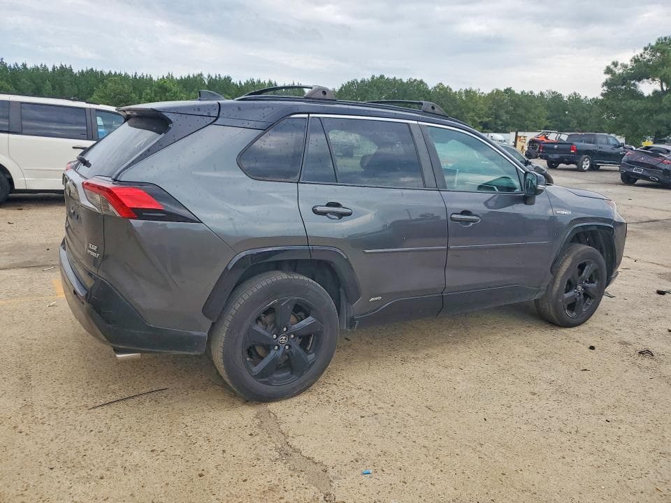 2019 TOYOTA RAV4 XSE 3