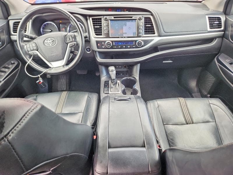 2018 TOYOTA HIGHLANDER SE 8
