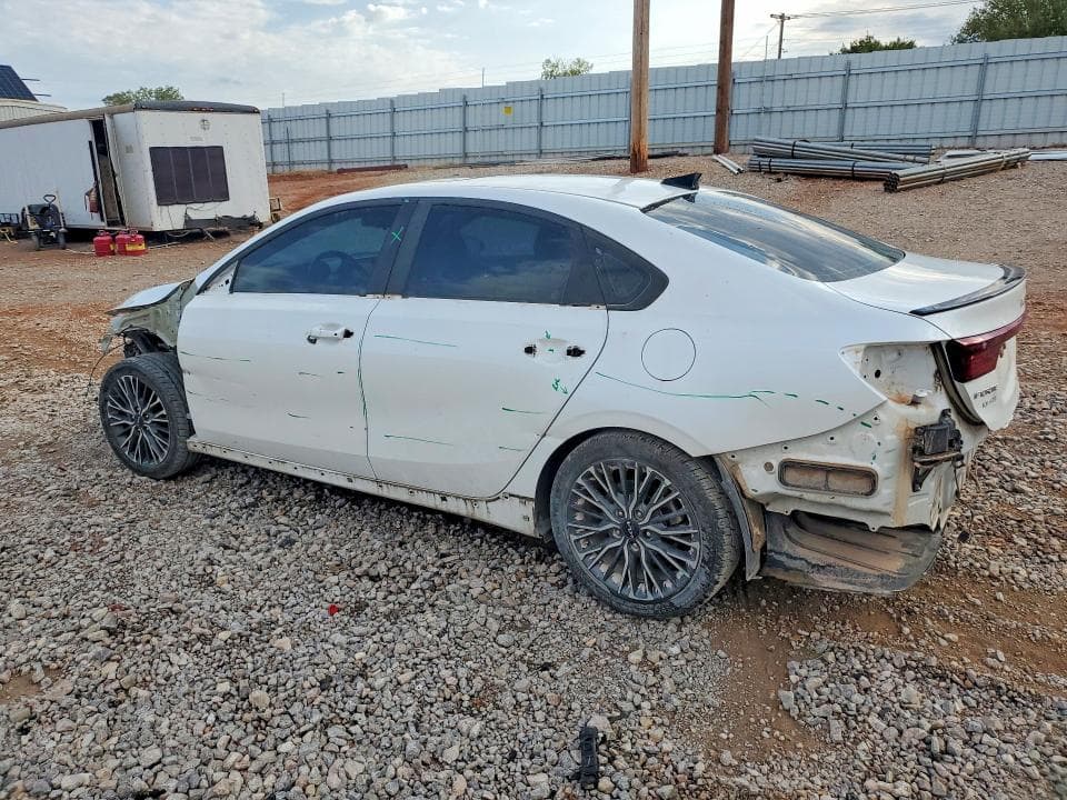 2023 KIA FORTE GT LINE 2