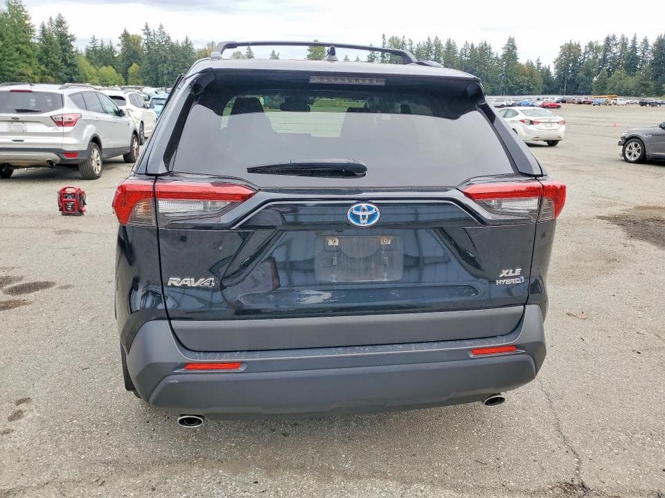 2022 TOYOTA RAV4 XLE PREMIUM 6