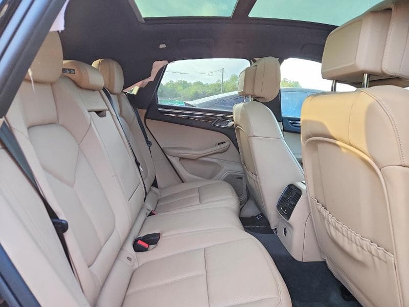 2025 PORSCHE MACAN S 11