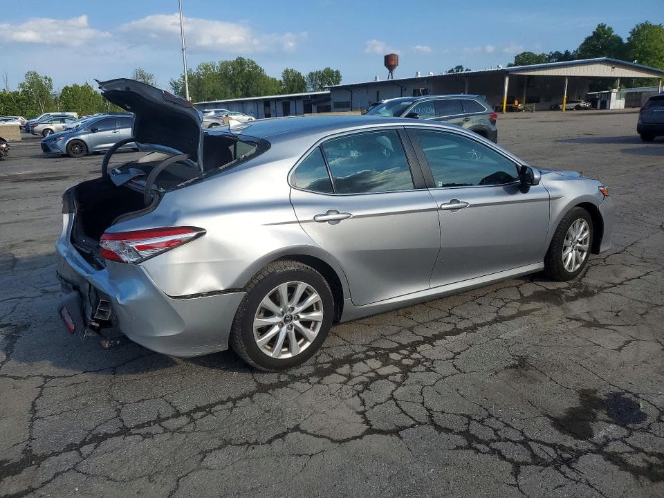 2019 TOYOTA CAMRY LE 3