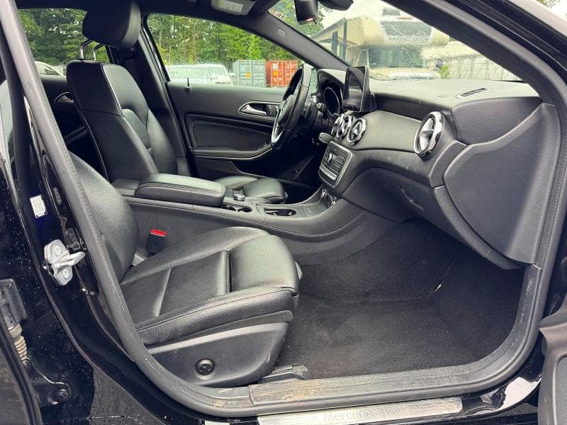 2020 MERCEDES-BENZ GLA 250 4MATIC 9