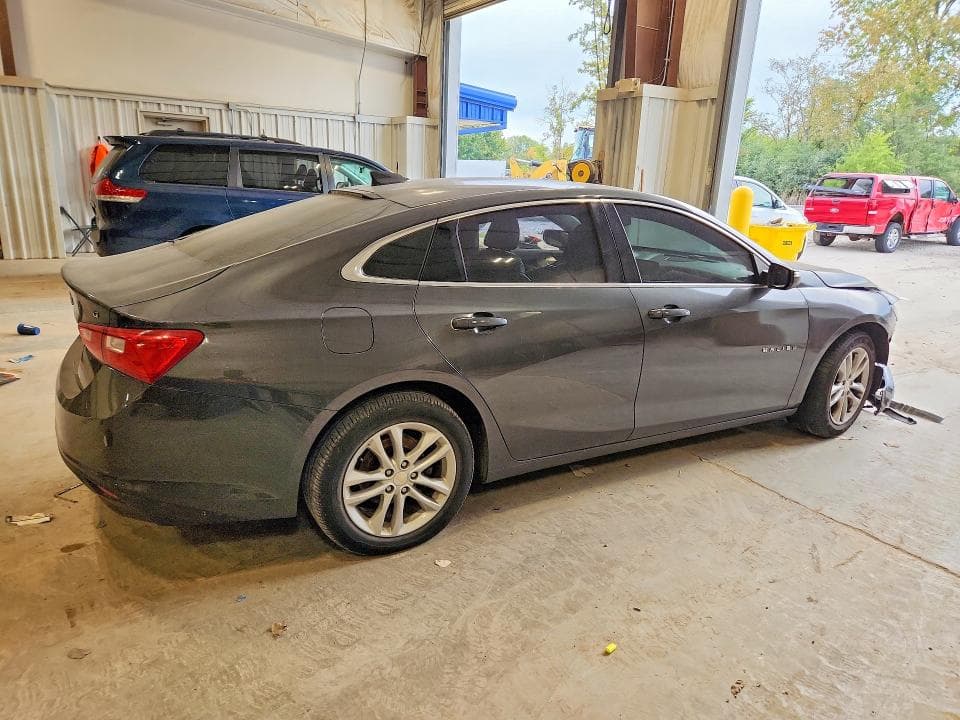 2017 CHEVROLET MALIBU LT 3