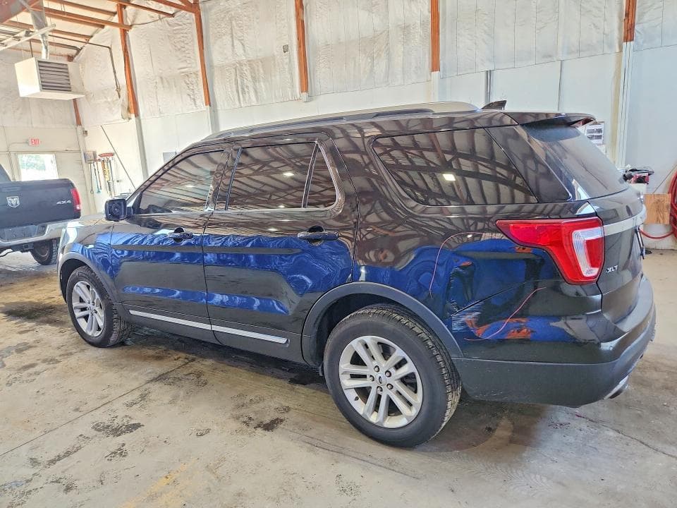 2017 FORD EXPLORER XLT 2