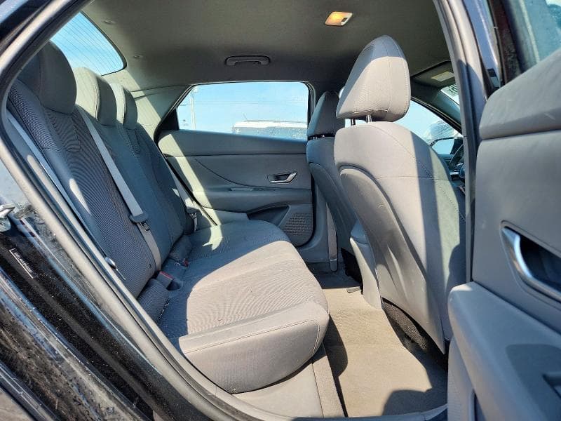 2023 HYUNDAI ELANTRA SE 10