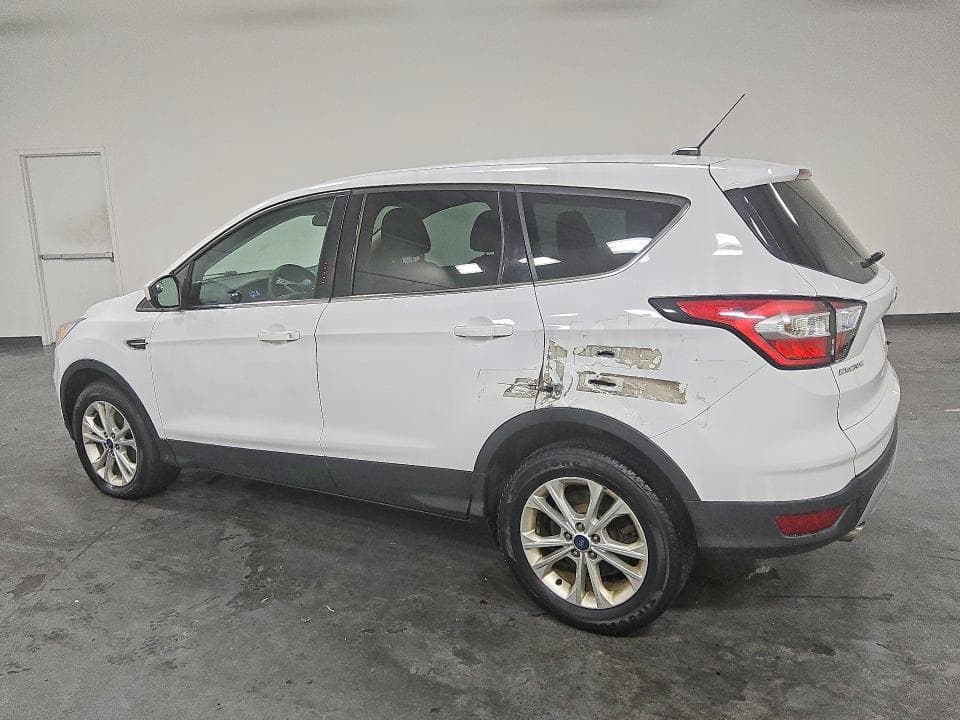 2017 FORD ESCAPE SE 2