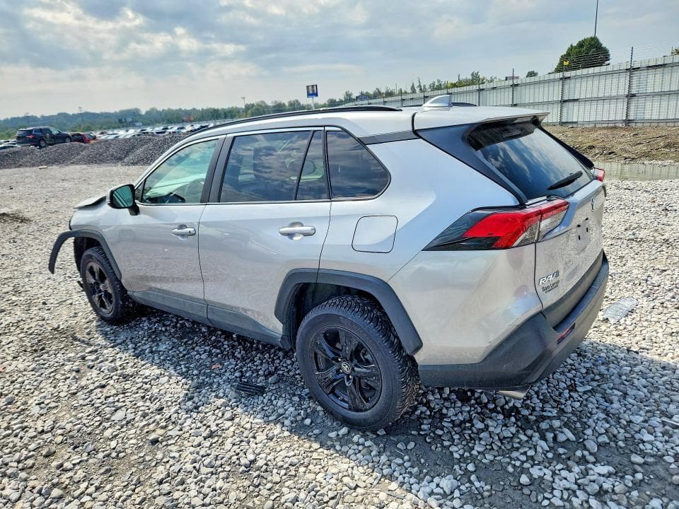 2019 TOYOTA RAV4 XLE 2
