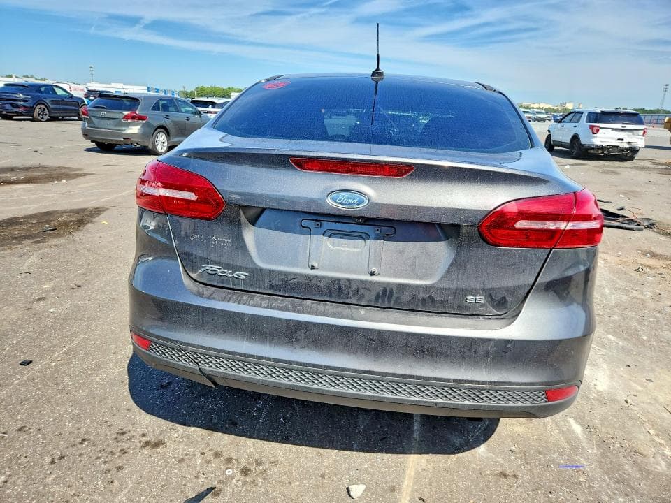 2017 FORD FOCUS SE 6