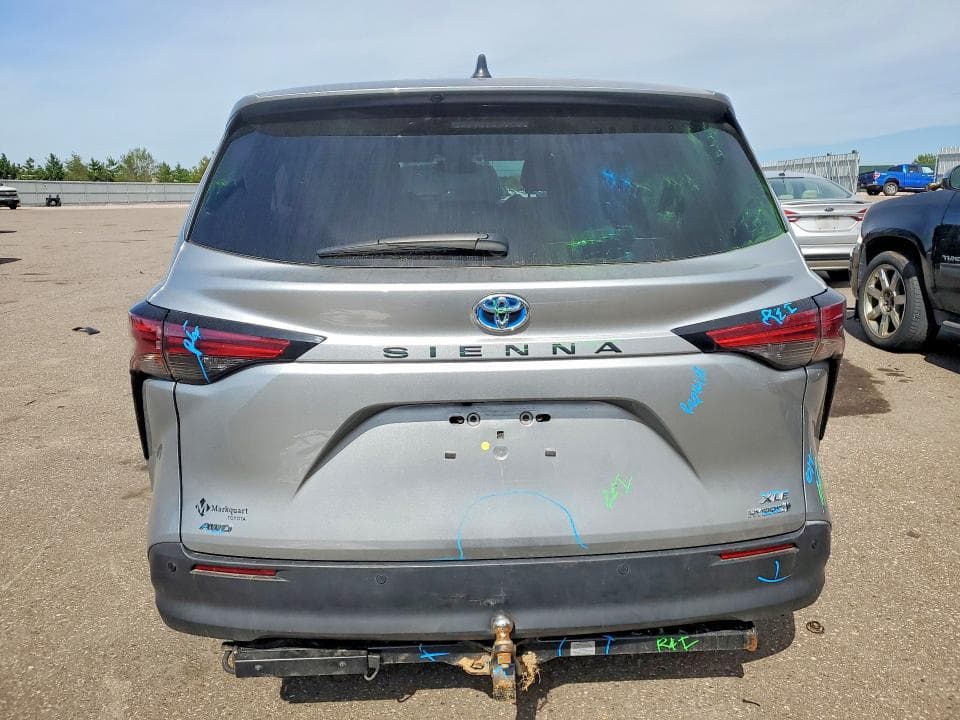 2021 TOYOTA SIENNA XLE 6