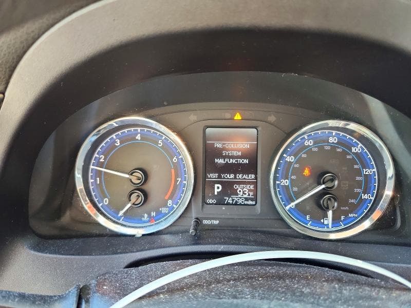 2017 TOYOTA COROLLA LE 9