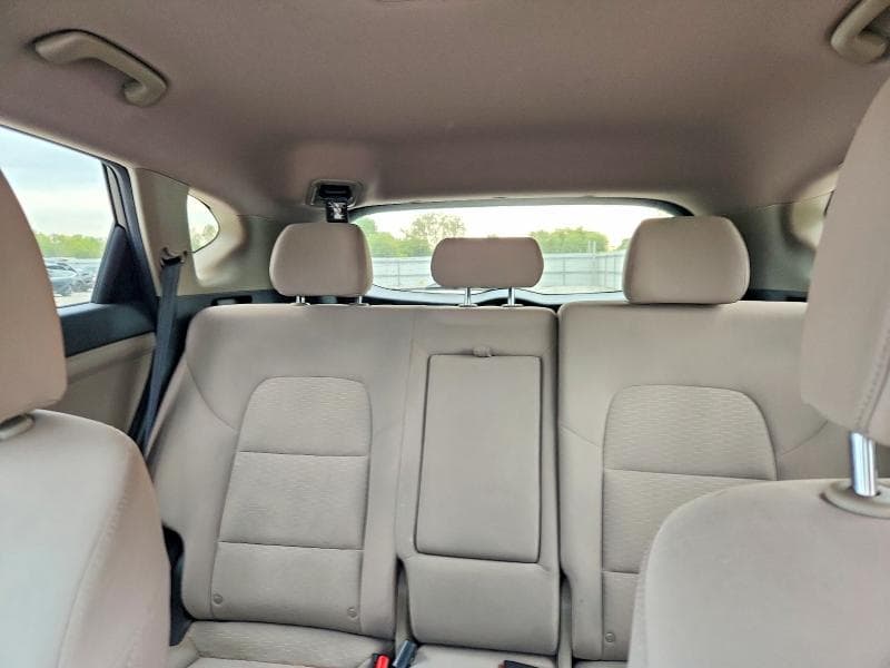 2020 HYUNDAI TUCSON SE 10