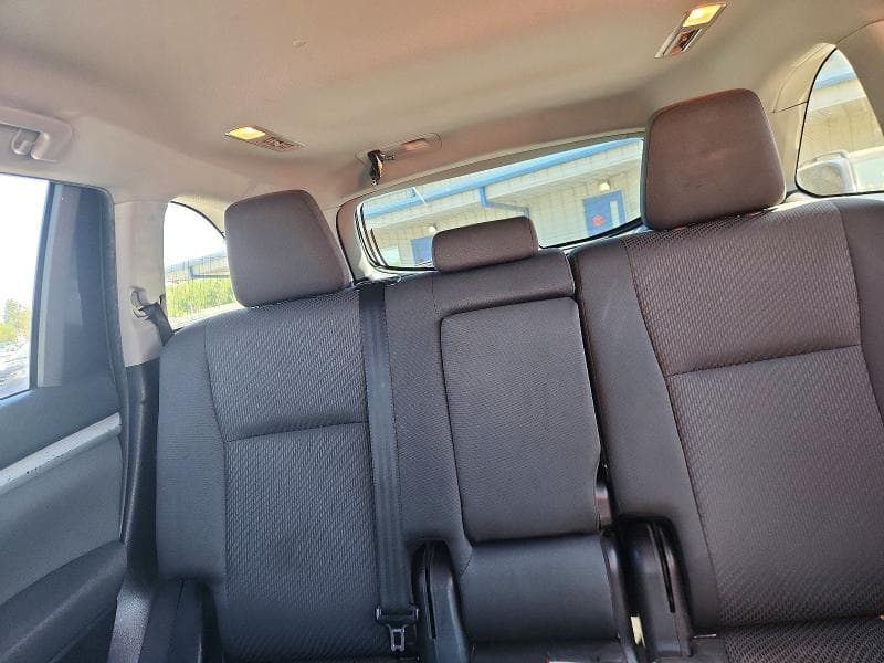 2019 TOYOTA HIGHLANDER LE 10