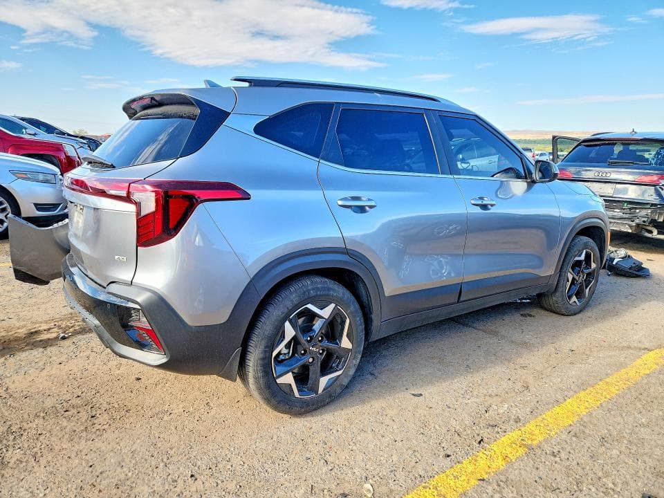 2025 KIA SELTOS EX 3