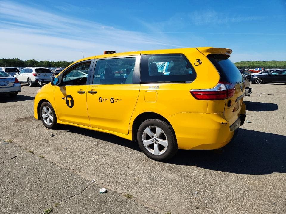 2018 TOYOTA SIENNA L 2