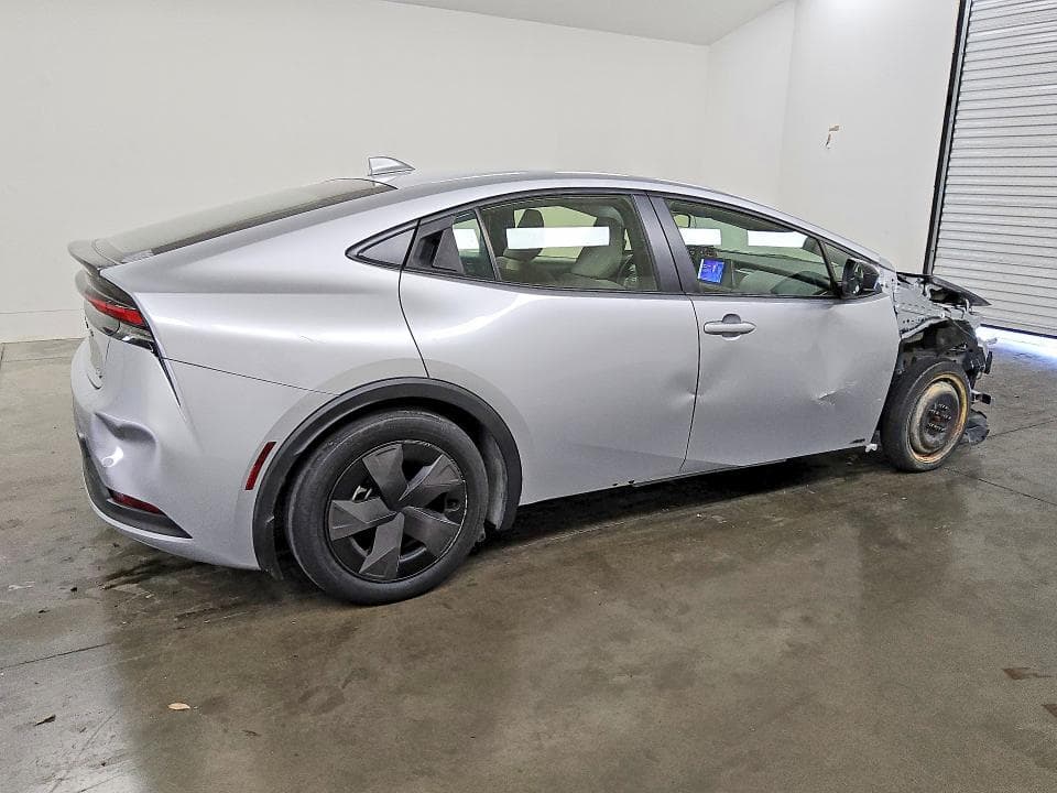 2024 TOYOTA PRIUS LE 3