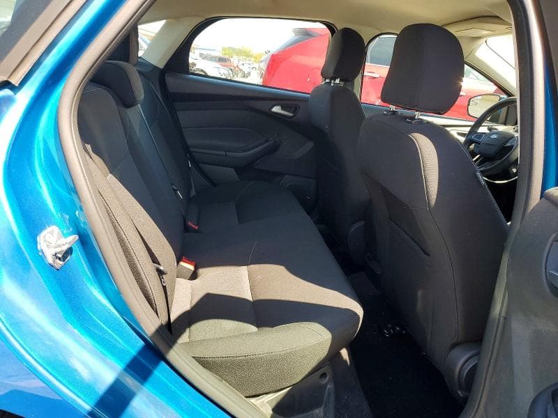 2017 FORD FOCUS SE 10