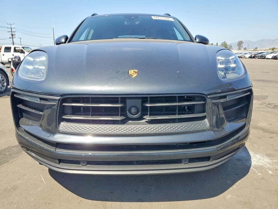 2024 PORSCHE MACAN BASE 5