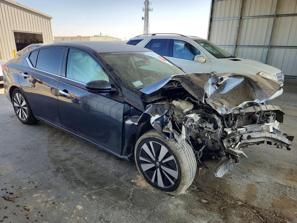 2019 NISSAN ALTIMA SV 4