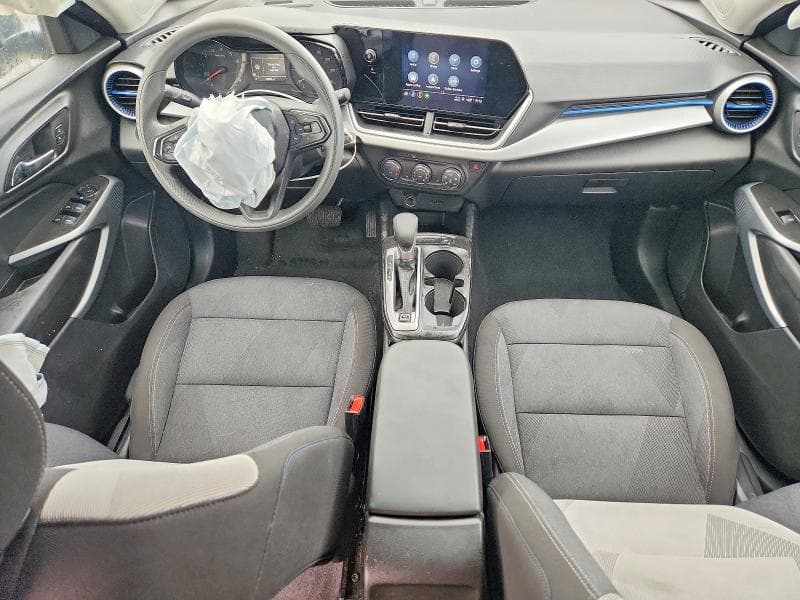 2025 CHEVROLET TRAX LS 8