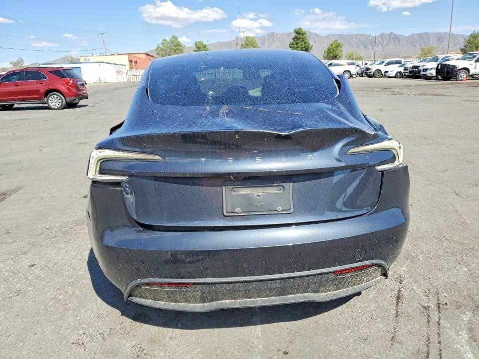 2025 TESLA MODEL 3 6
