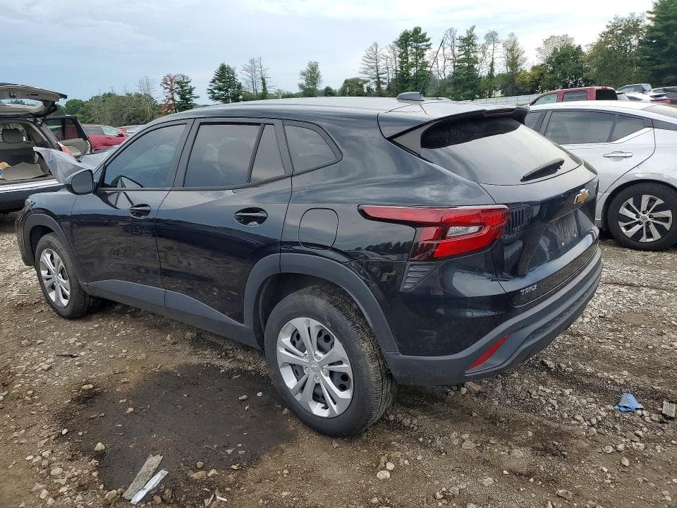 2025 CHEVROLET TRAX LS 2