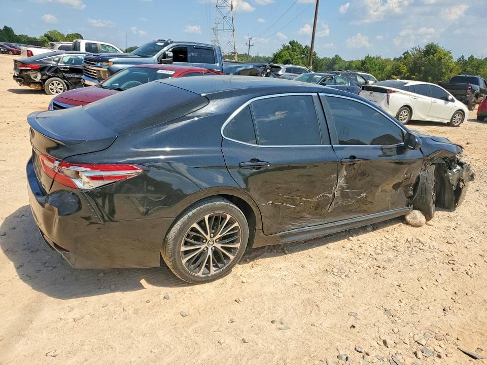 2018 TOYOTA CAMRY SE 3