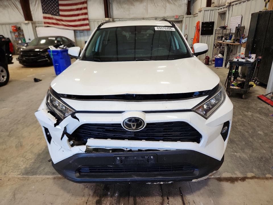 2020 TOYOTA RAV4 XLE 5