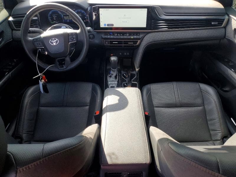 2026 TOYOTA CAMRY XLE 8