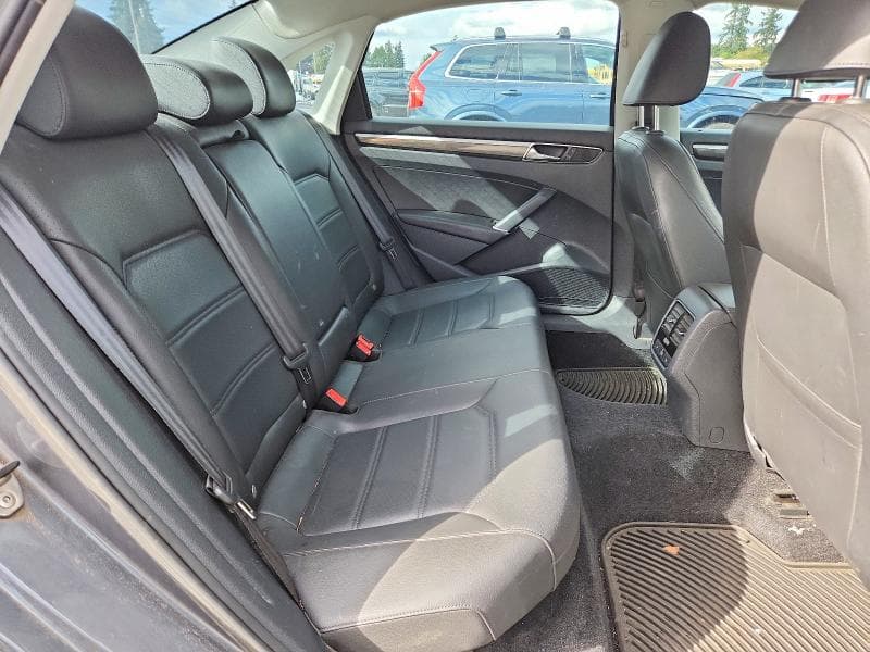 2017 VOLKSWAGEN PASSAT SE 10