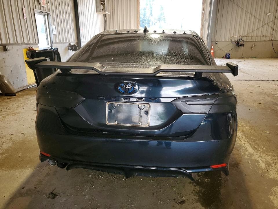 2018 TOYOTA CAMRY HYBRID SE 6