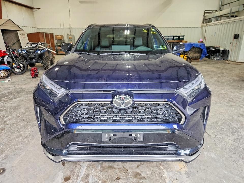 2025 TOYOTA RAV4 XSE 5