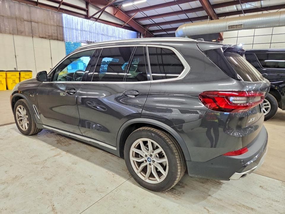 2022 BMW X5 XDRIVE45E 2