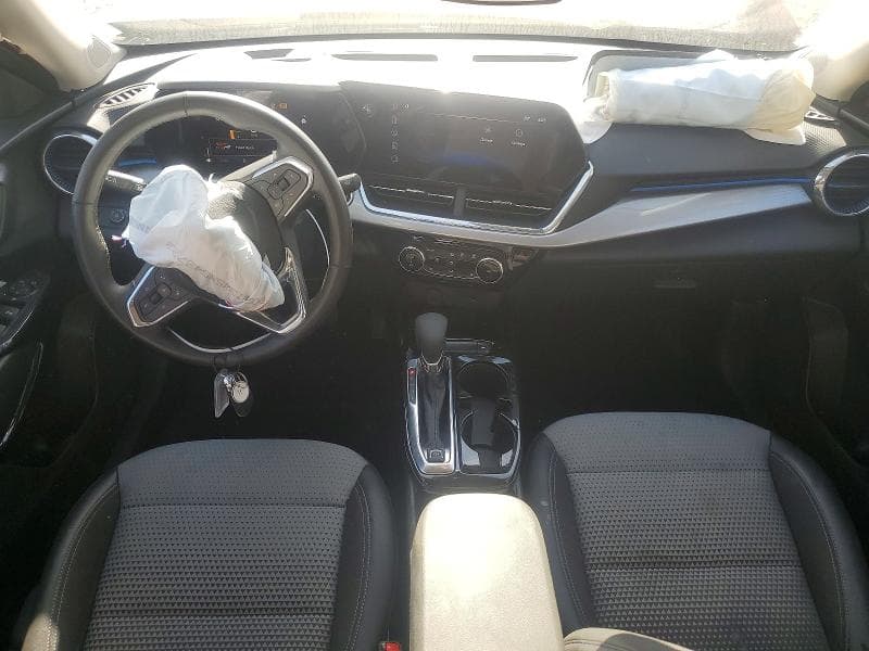 2025 CHEVROLET TRAX 1LT 8
