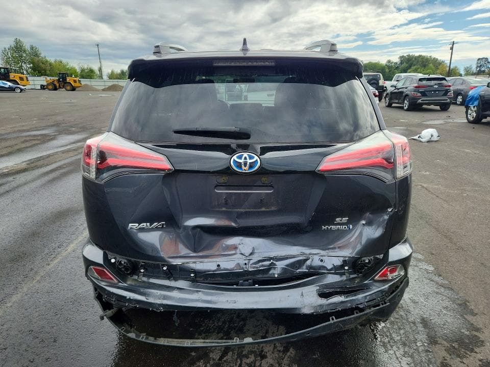 2018 TOYOTA RAV4 HV SE 6