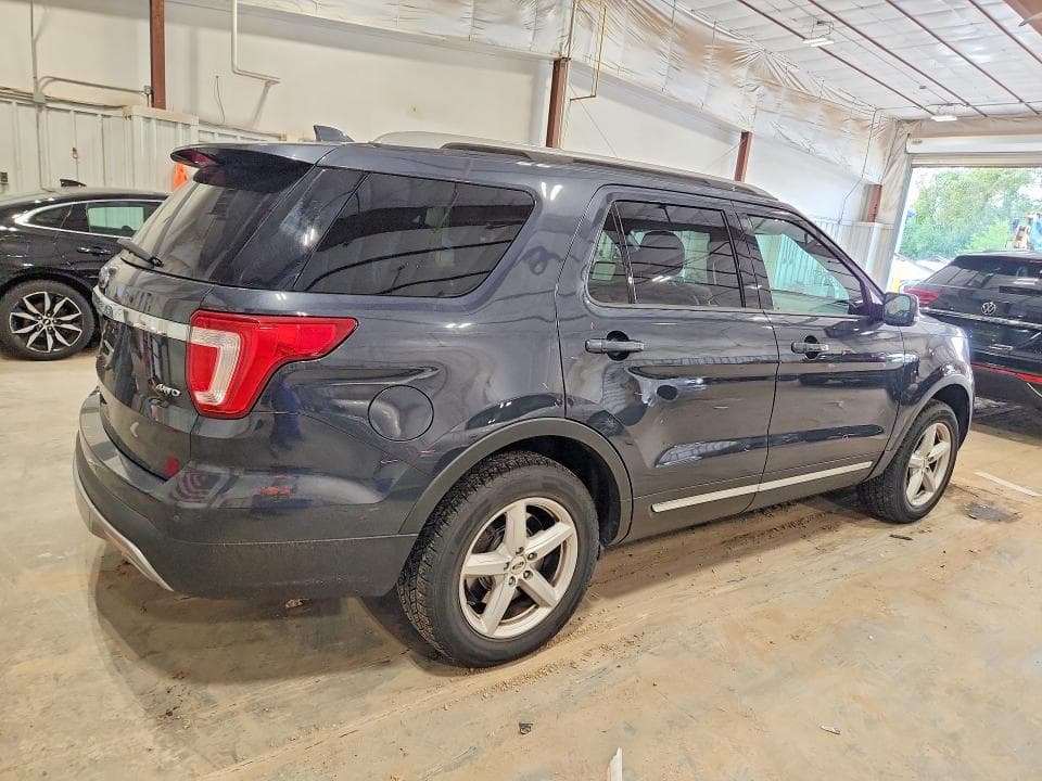 2017 FORD EXPLORER XLT 3
