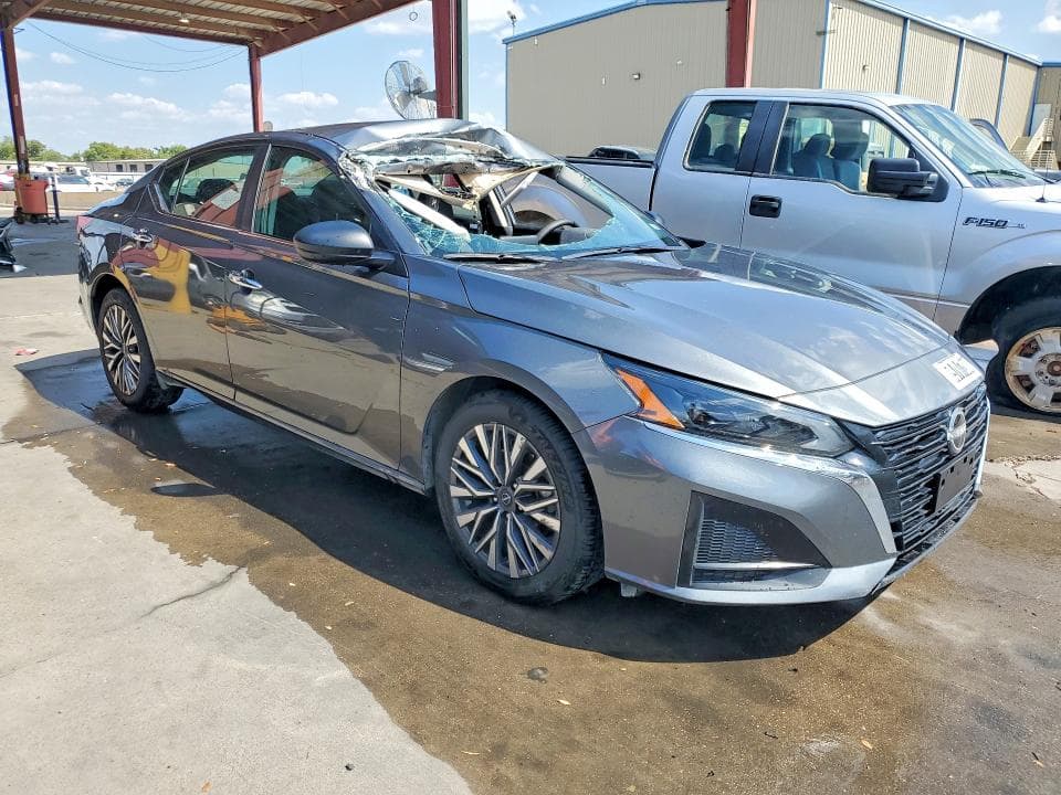 2025 NISSAN ALTIMA SV 4