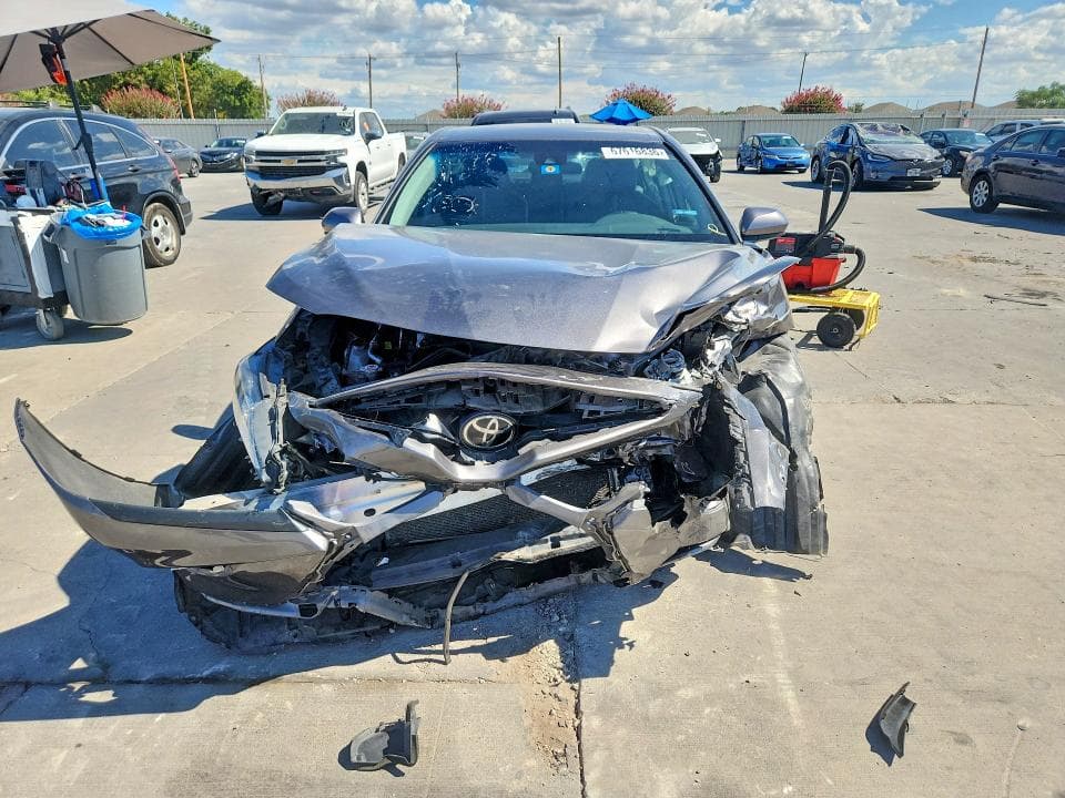 2018 TOYOTA CAMRY SE 5