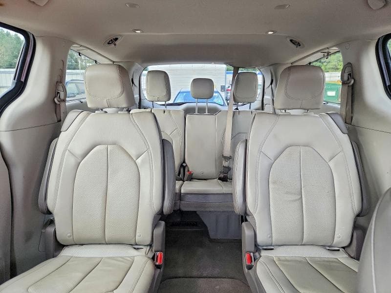 2019 CHRYSLER PACIFICA TOURING L 10