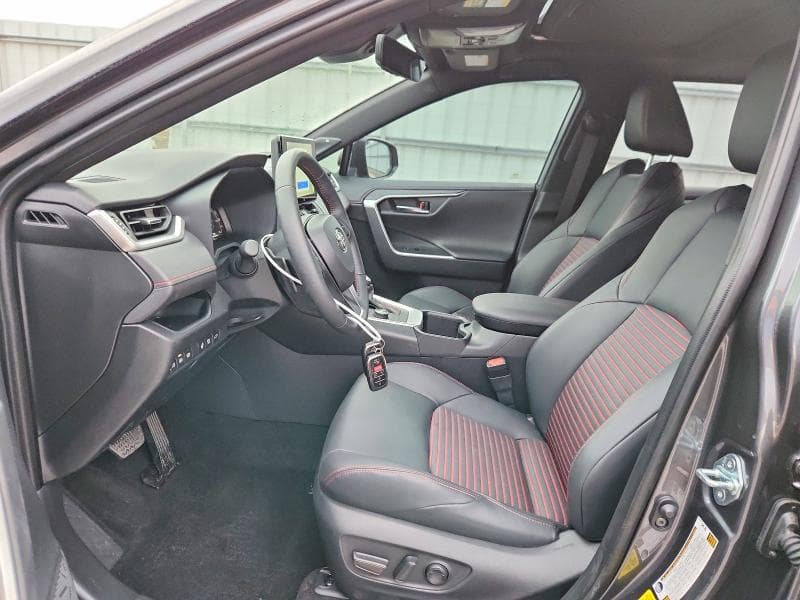 2025 TOYOTA RAV4 XSE 7