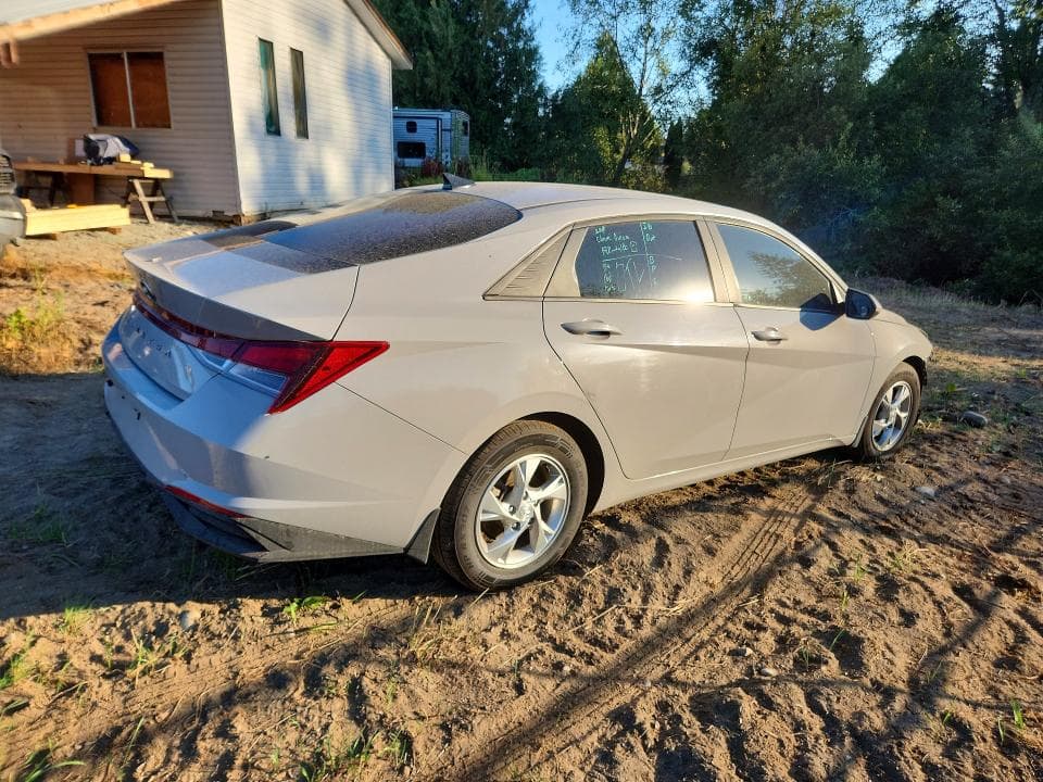 2023 HYUNDAI ELANTRA SEL 3