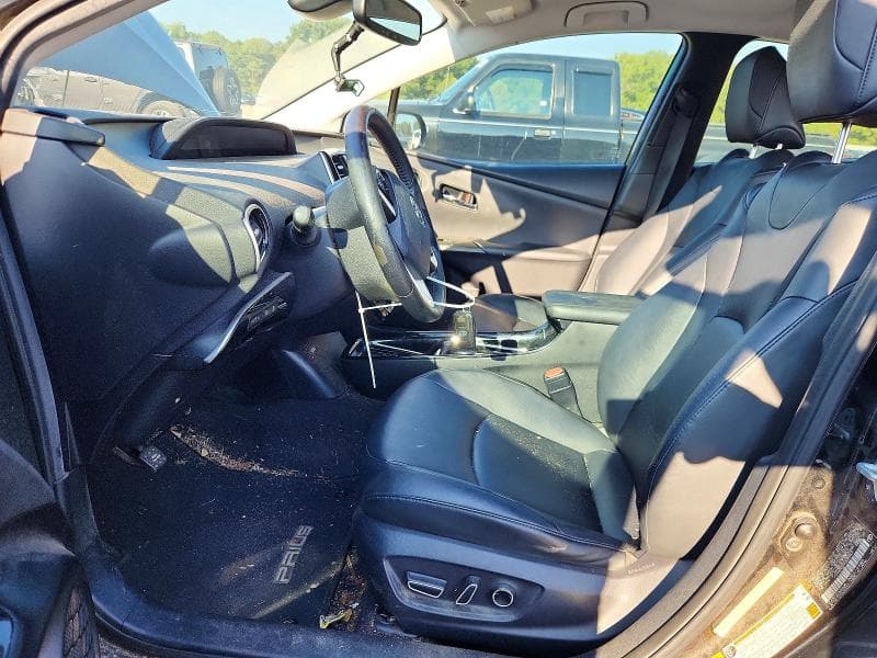 2017 TOYOTA PRIUS FOUR 7