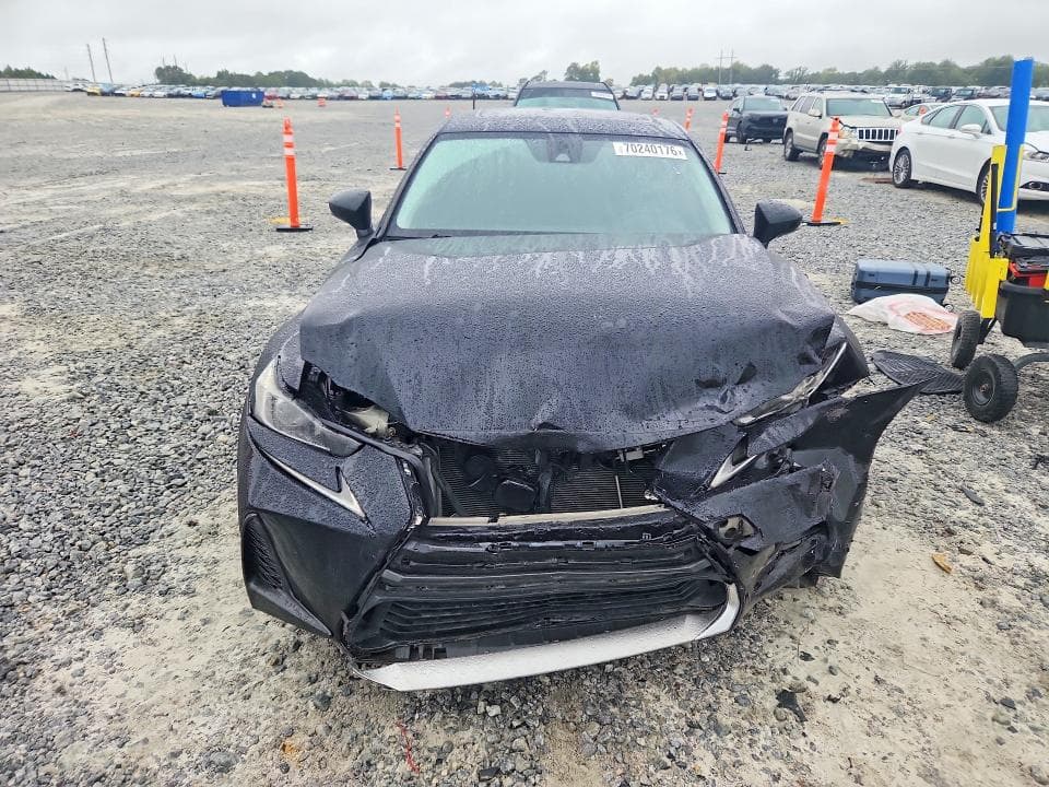 2018 LEXUS IS 300 5