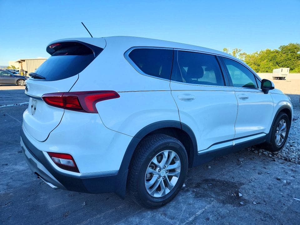 2019 HYUNDAI SANTA FE SE 3