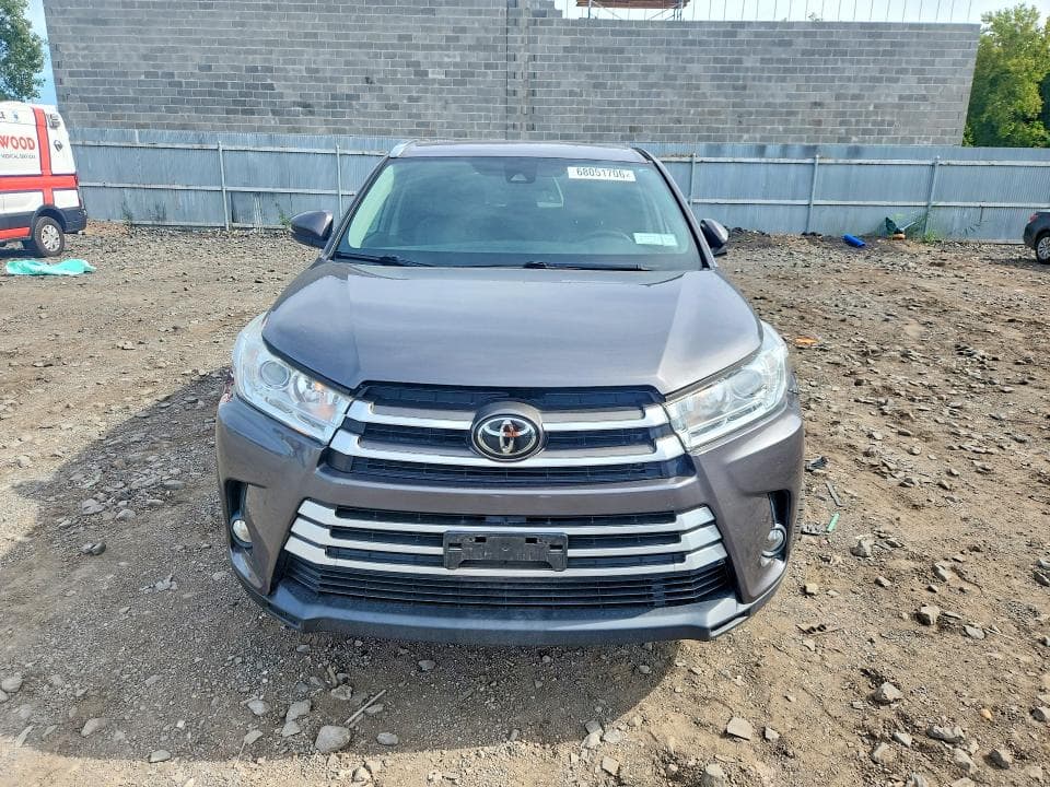 2019 TOYOTA HIGHLANDER XLE 5