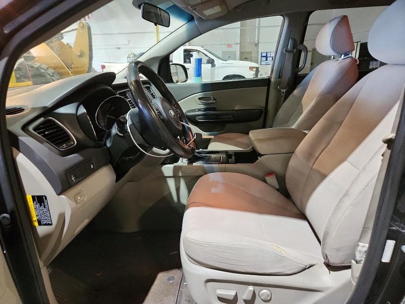 2017 KIA SEDONA LX 7