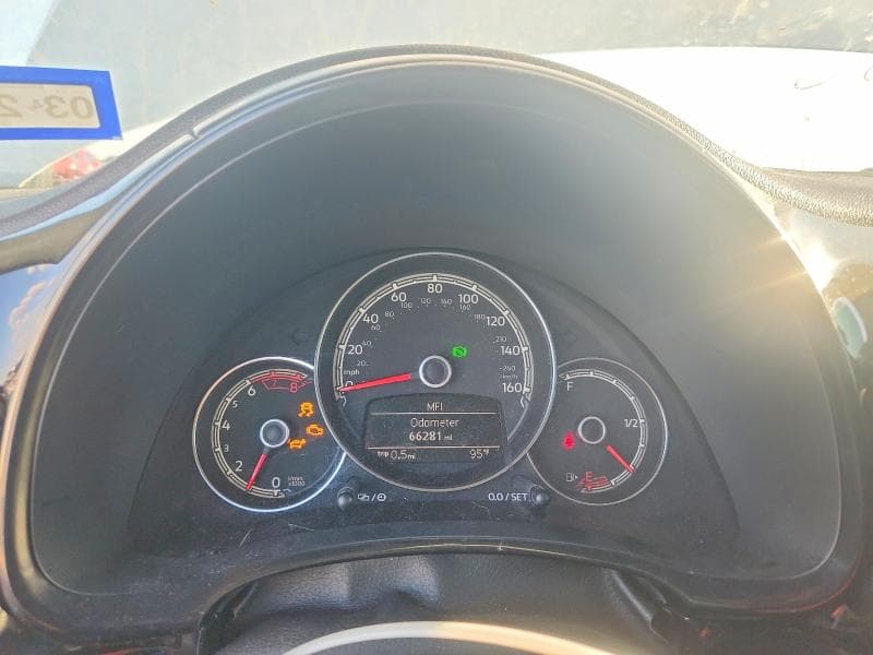 2017 VOLKSWAGEN BEETLE 1.8T 9