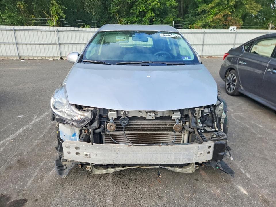 2017 TOYOTA PRIUS V THREE 5