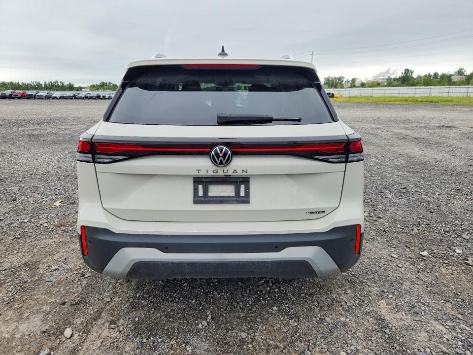 2025 VOLKSWAGEN TIGUAN SE 6